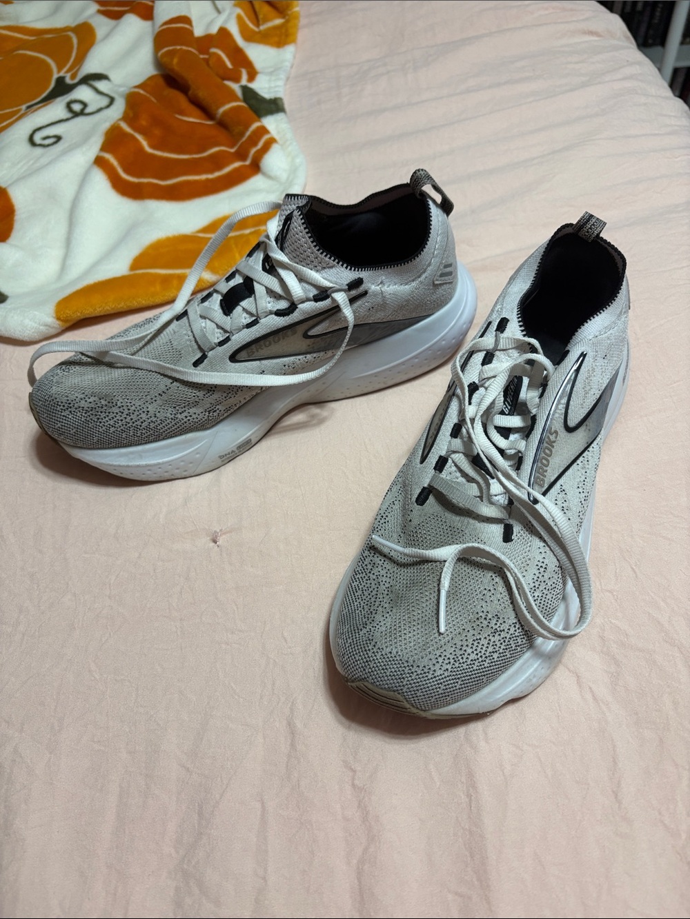 Brooks Men's White Athletic Running Shoes